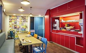 Hotelf1 Marne La Vallee Collegien